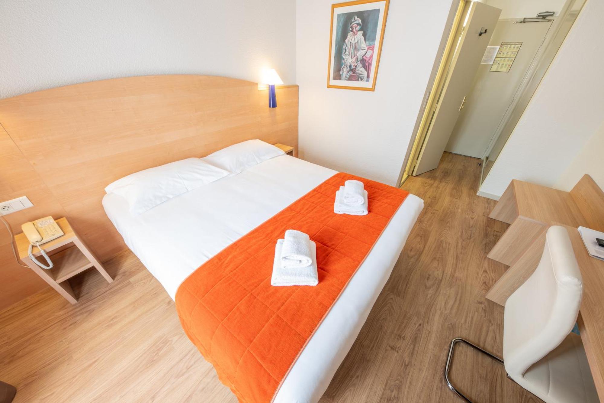 Hotel Saint Laurent Nogent-sur-Seine Camera foto
